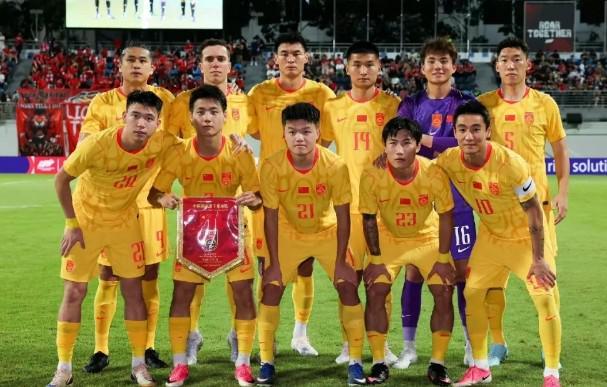 上观:险胜新加坡,国足主帅邵佳一为考察更多球员付出了代价